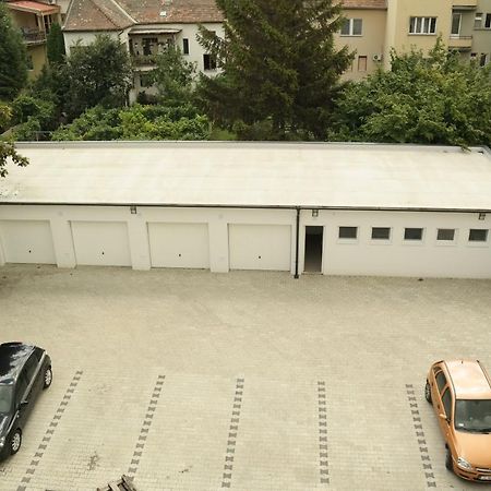 Riverside Apartman With Free Parking Дьёр Экстерьер фото