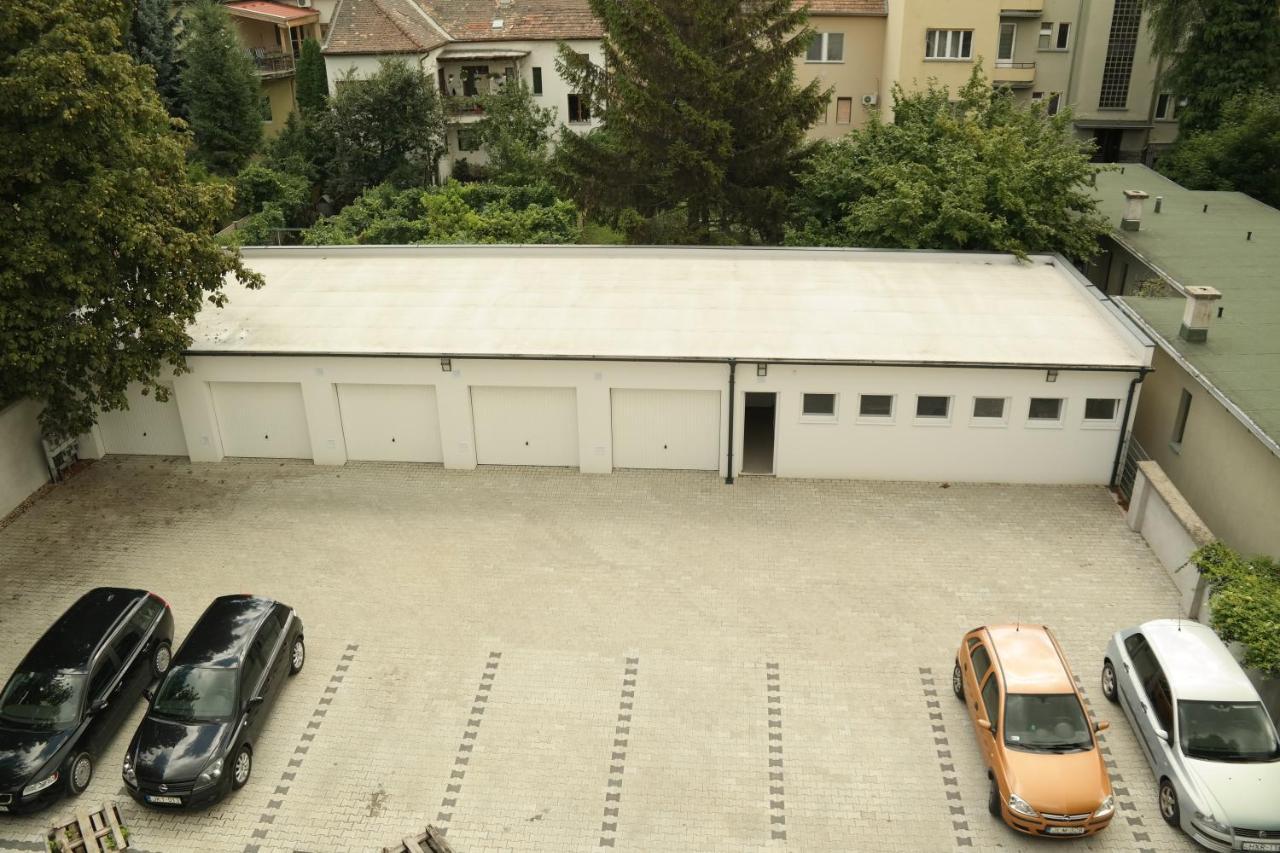Riverside Apartman With Free Parking Дьёр Экстерьер фото